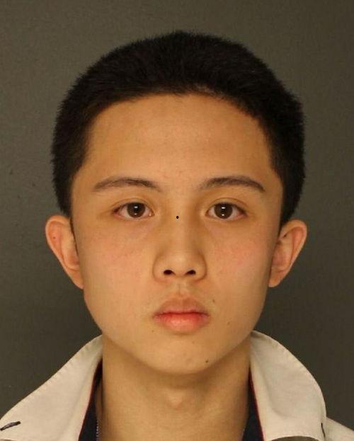 岑岑搞笑吃瓜,笑料横生，瓜田里的欢乐时光